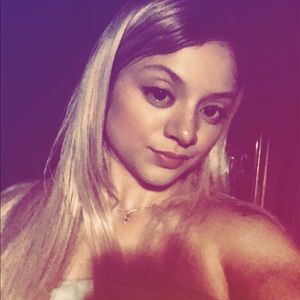 Meet your Posher, Hilda